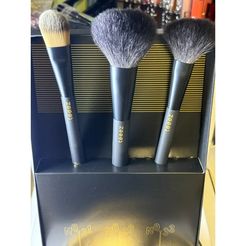 Teeze Make Up NECESSITY KIT EVERYDAY BRUSH ESSENTIALS - NEW in BOX